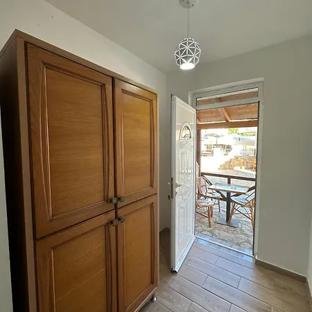 Jona Rooms Himara Kültér fotó