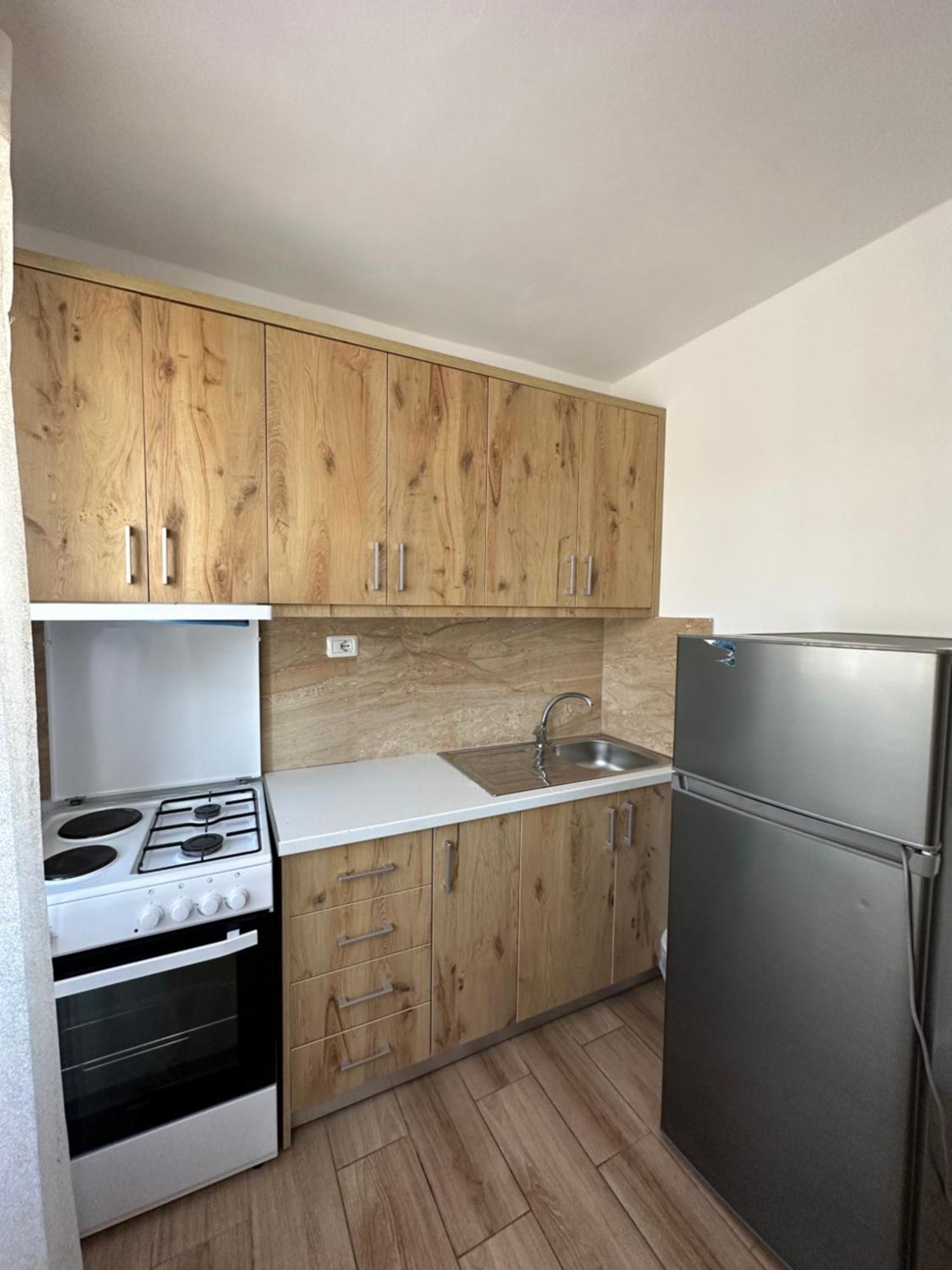 Jona Apartman *